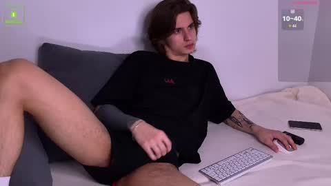Snapshot of hoogwilder chatting on June 4, 2026, 3:29 pm HOOG online show from June 4, 2026, 3:29 pm
