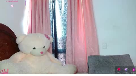 Hoollly Jones online show from February 3, 2026, 2:55 pm