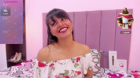 Snapshot of hoollyhendrix chatting on October 2, 2025, 9:11 pm holly online show from October 2, 2025, 9:11 pm