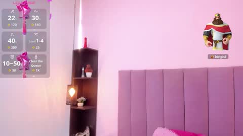 Snapshot of hoollyhendrix chatting on October 29, 2025, 8:21 pm holly online show from October 29, 2025, 8:21 pm