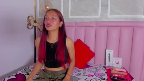 holly online show from February 5, 2026, 9:52 pm