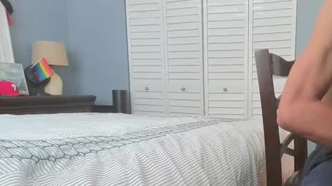hooshung_mvers8 online show from June 14, 2026, 5:04 pm