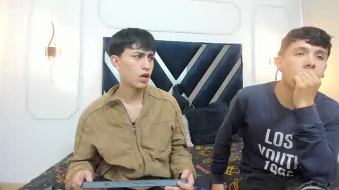 hoot_booys_ online show from December 22, 2025, 11:29 am