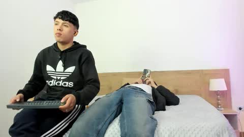 Snapshot of hoot_booys_ chatting on February 15, 2026, 7:54 pm hoot_booys_ online show from February 15, 2026, 7:54 pm