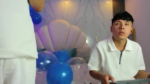 Snapshot of hoot_booys_ chatting on February 19, 2026, 9:00 pm hoot_booys_ online show from February 19, 2026, 9:00 pm