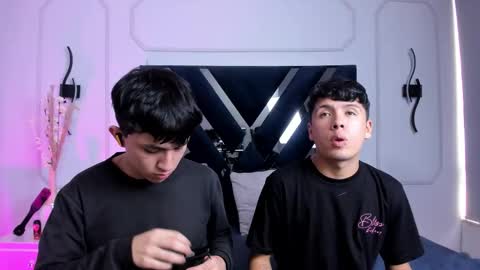 Snapshot of hoot_booys_ chatting on March 6, 2026, 6:15 pm hoot_booys_ online show from March 6, 2026, 6:15 pm