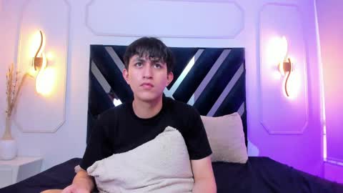 Snapshot of hoot_booys_ chatting on March 30, 2026, 9:05 pm hoot_booys_ online show from March 30, 2026, 9:05 pm