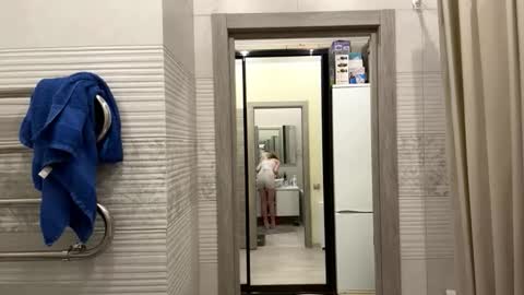 Snapshot of hopethady chatting on November 2, 2025, 5:21 am Emmi online show from November 2, 2025, 5:21 am