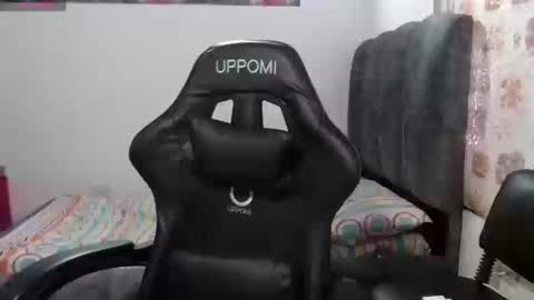 Snapshot of horny_and_daring chatting on March 10, 2026, 2:22 pm horny and daring online show from March 10, 2026, 2:22 pm