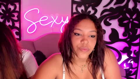 CATALINA Y LAURA  online show from January 16, 2025, 2:09 am