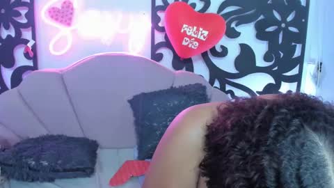 CATALINA Y LAURA  online show from February 16, 2025, 3:15 am