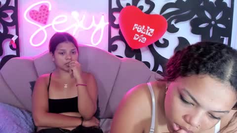 CATALINA Y LAURA  online show from February 18, 2025, 3:10 am