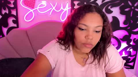 CATALINA Y LAURA  online show from February 28, 2025, 1:05 am