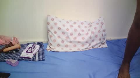 cutiey online show from April 26, 2026, 12:19 am