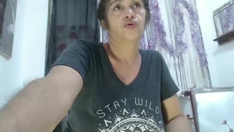 Snapshot of horny_mommy17 chatting on January 9, 2025, 11:24 pm armina online show from January 9, 2025, 11:24 pm