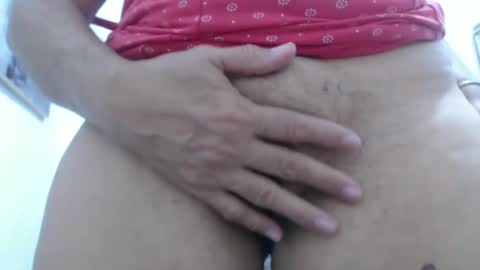 Snapshot of horny_mommy17 chatting on February 13, 2025, 6:59 pm armina online show from February 13, 2025, 6:59 pm