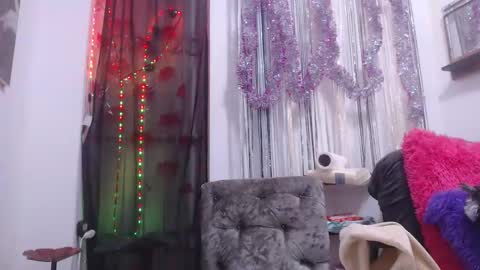 Snapshot of horny_mommy17 chatting on March 11, 2025, 2:07 pm armina online show from March 11, 2025, 2:07 pm