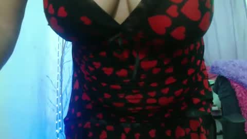 Snapshot of horny_mommy17 chatting on October 10, 2025, 10:42 pm armina online show from October 10, 2025, 10:42 pm