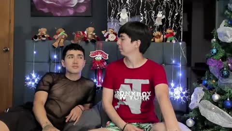 Alex and Camilo online show from December 9, 2024, 9:37 pm
