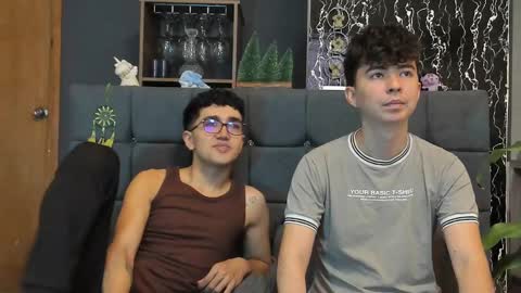 Alex and Camilo online show from March 9, 2025, 9:46 pm