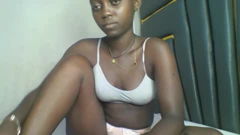 Bella online show from December 22, 2025, 5:37 am