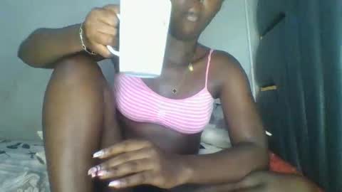 Bella online show from May 4, 2026, 8:32 am