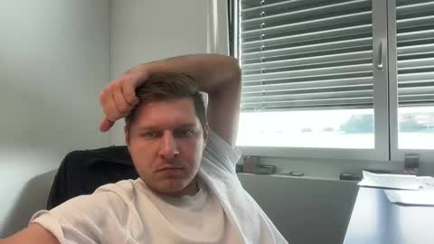 Snapshot of hornyboy95300 chatting on October 10, 2025, 9:41 am hornyboy95300 online show from October 10, 2025, 9:41 am
