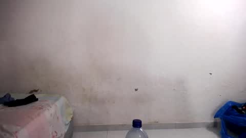 hornychill_ online show from April 20, 2026, 11:39 pm