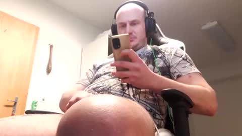hornycock_1993 online show from December 13, 2024, 1:01 pm