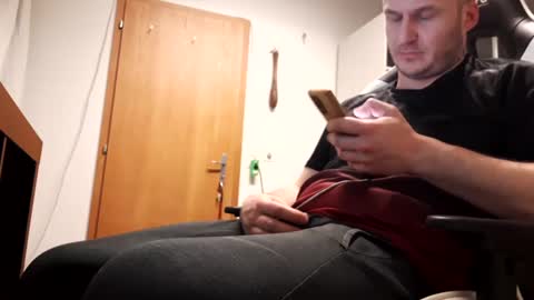 hornycock_1993 online show from February 5, 2025, 5:53 pm