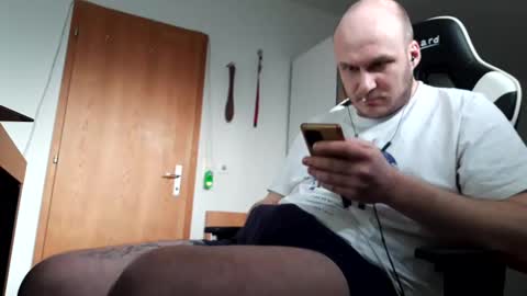 hornycock_1993 online show from February 13, 2025, 7:13 am