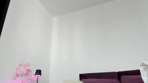 Emma online show from November 26, 2025, 9:54 am