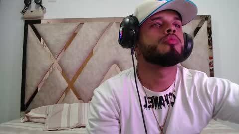 hornygirl_20000 online show from September 17, 2025, 2:35 am