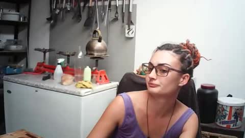 Snapshot of hornyhippies0080 chatting on April 28, 2026, 1:49 pm Nix D online show from April 28, 2026, 1:49 pm