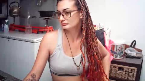 Snapshot of hornyhippies0080 chatting on May 3, 2026, 6:52 am Nix D online show from May 3, 2026, 6:52 am