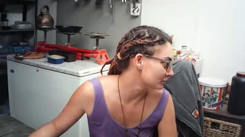 Snapshot of hornyhippies0080 chatting on May 14, 2026, 10:44 am Nix D online show from May 14, 2026, 10:44 am