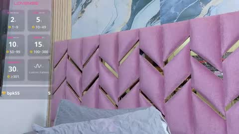 Valentina  online show from October 8, 2025, 12:58 pm