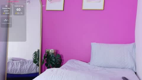 Snapshot of hornylatimommy chatting on October 11, 2025, 6:39 pm Natasha  online show from October 11, 2025, 6:39 pm