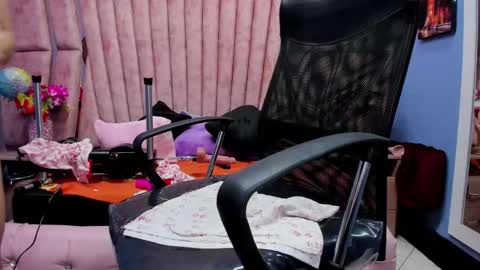 hornyskinny26 online show from November 12, 2025, 5:41 am