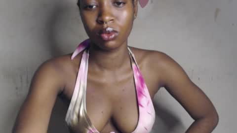 Snapshot of hornyslut_xx chatting on April 26, 2026, 9:18 am Bella online show from April 26, 2026, 9:18 am