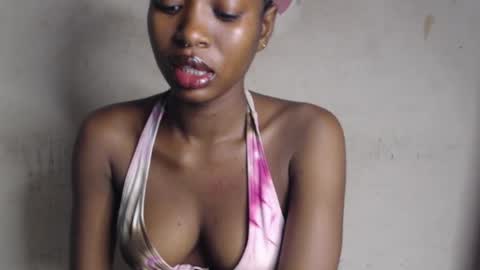 Snapshot of hornyslut_xx chatting on April 27, 2026, 7:50 am Bella online show from April 27, 2026, 7:50 am