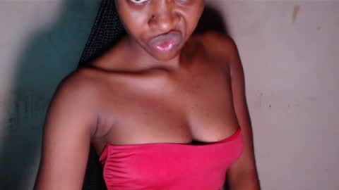 Snapshot of hornyslut_xx chatting on May 13, 2026, 7:33 pm Bella online show from May 13, 2026, 7:33 pm