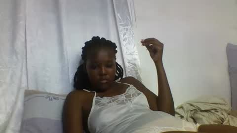 Snapshot of hornyy_cutie chatting on October 20, 2025, 4:18 pm Its Cora online show from October 20, 2025, 4:18 pm