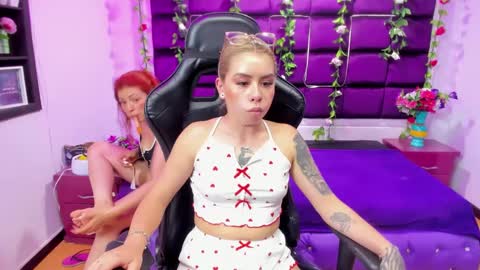 hornyy mom online show from December 11, 2024, 6:09 pm