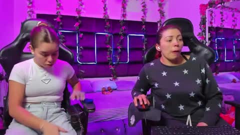 hornyy mom online show from October 10, 2025, 1:21 pm