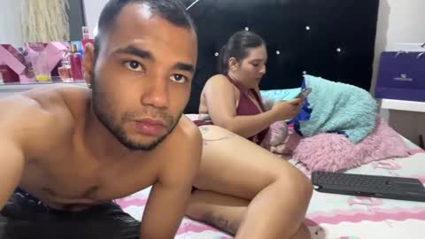 Snapshot of hot2gether69 chatting on March 15, 2026, 11:33 pm hot2gether69 online show from March 15, 2026, 11:33 pm