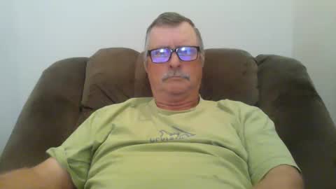 Snapshot of hot4tightholes chatting on December 6, 2024, 2:28 pm hot4tightholes online show from December 6, 2024, 2:28 pm
