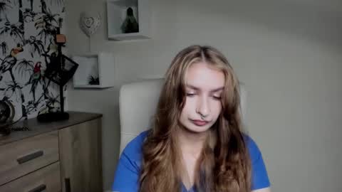 Snapshot of hot_1nina chatting on October 7, 2025, 5:59 am NINA online show from October 7, 2025, 5:59 am