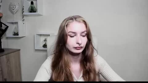 Snapshot of hot_1nina chatting on October 16, 2025, 5:41 am NINA online show from October 16, 2025, 5:41 am