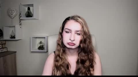 Snapshot of hot_1nina chatting on October 29, 2025, 6:37 am NINA online show from October 29, 2025, 6:37 am